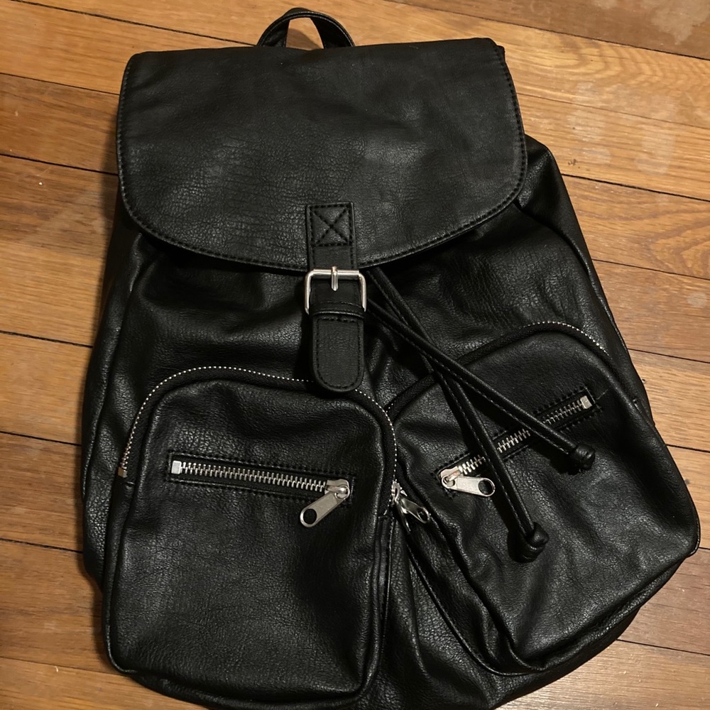 LEATHER BACKPACK